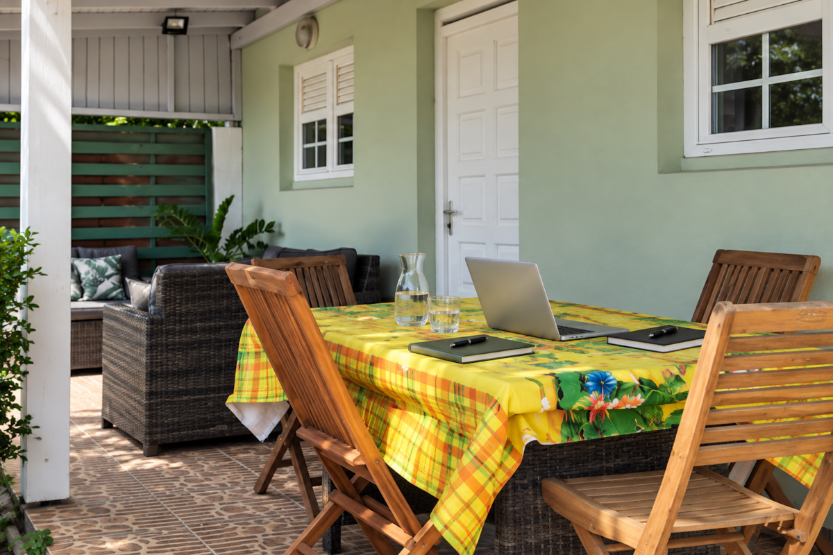 Grande terrasse couverte pour un séminaire au Diamant, en Martinique