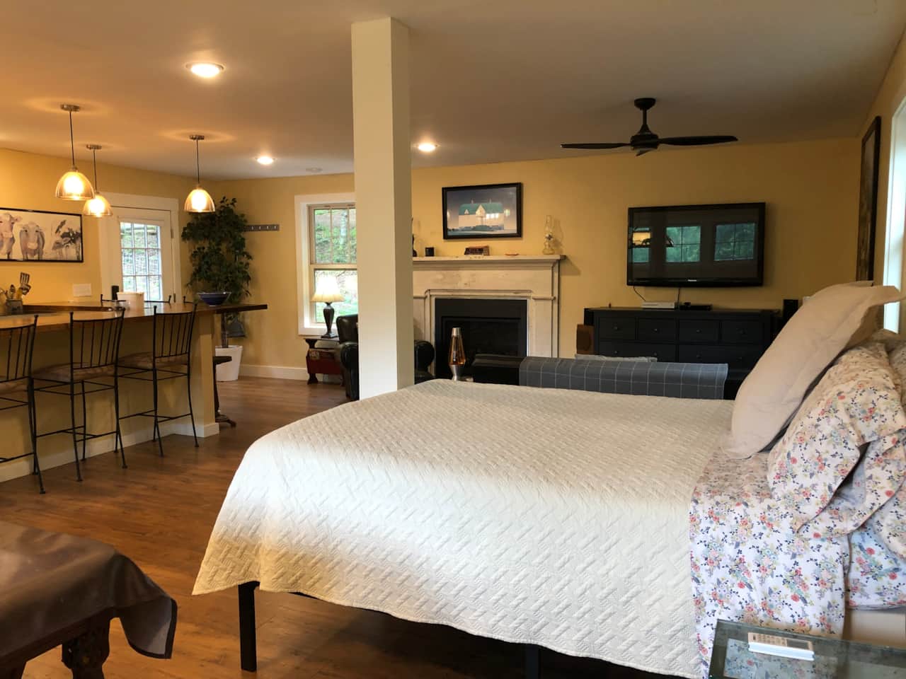 Studio with Queen Size bed