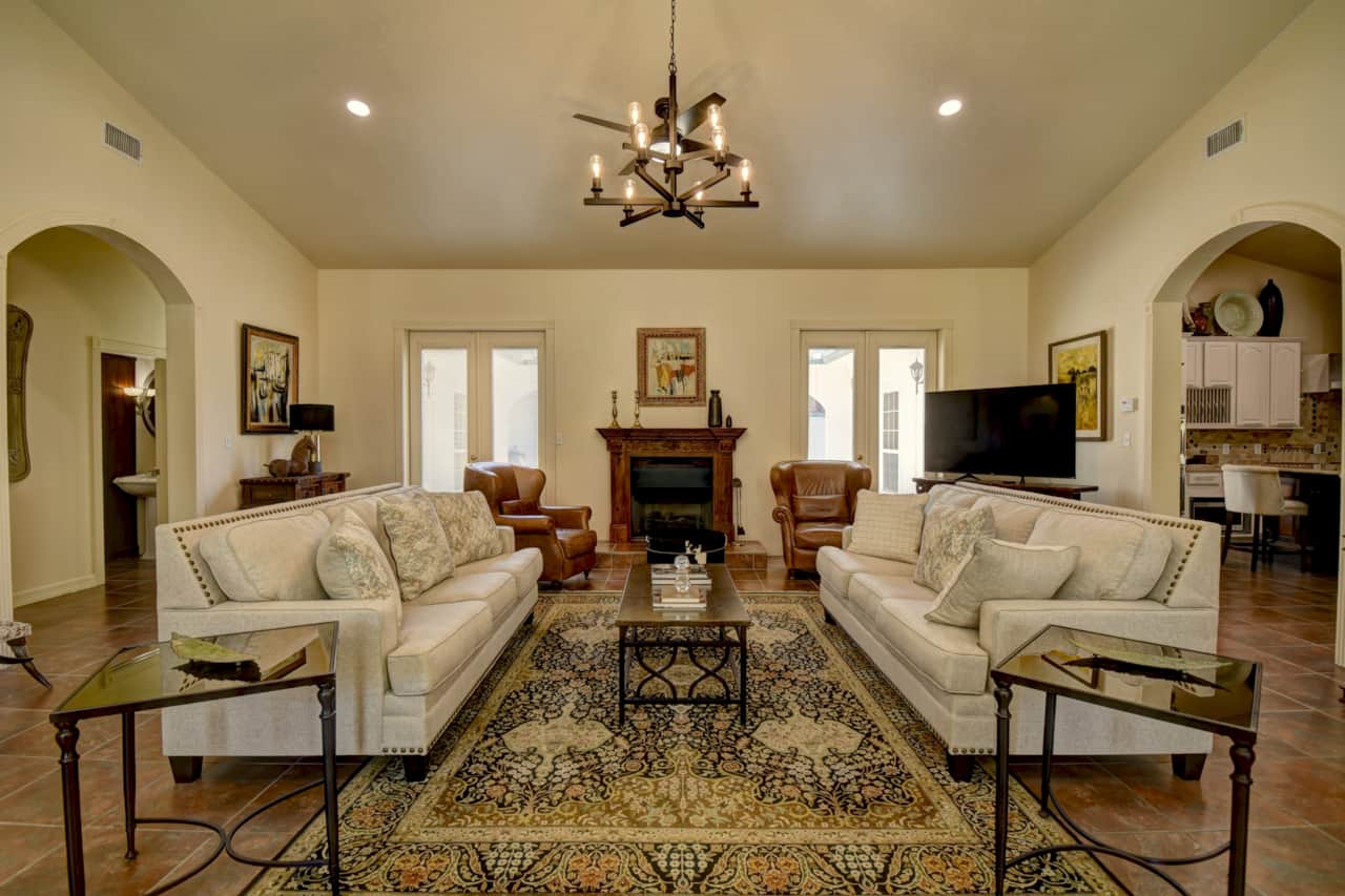 Casa Main - Living Room