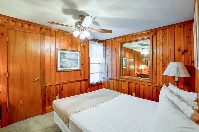 Queen Room 1