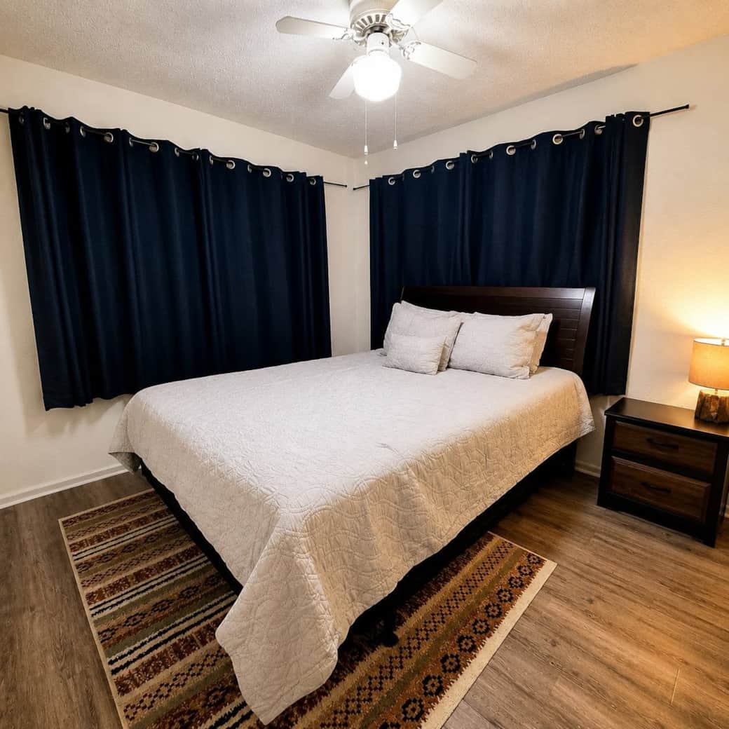 Bedroom 2 - Queen Bed Bedroom 2 - Queen Bed