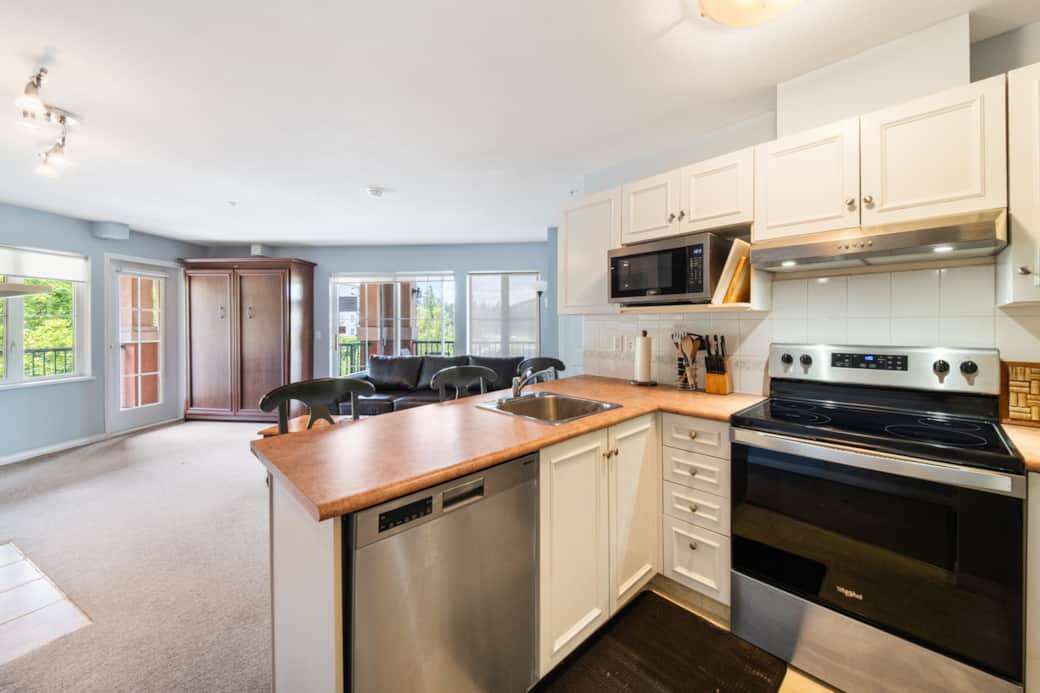 212A Full Kitchen 212A Full Kitchen