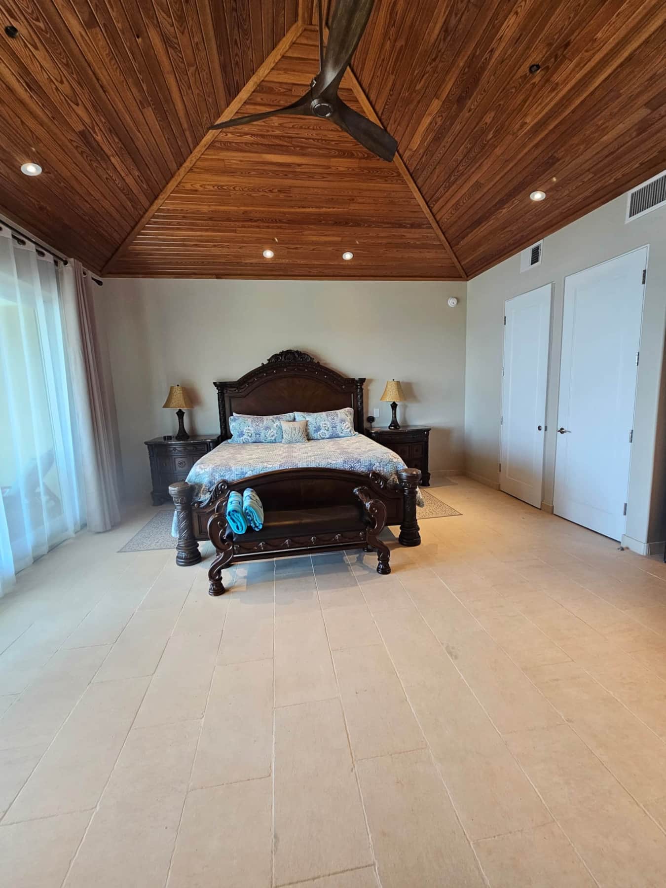 Upper Bedroom 2 King