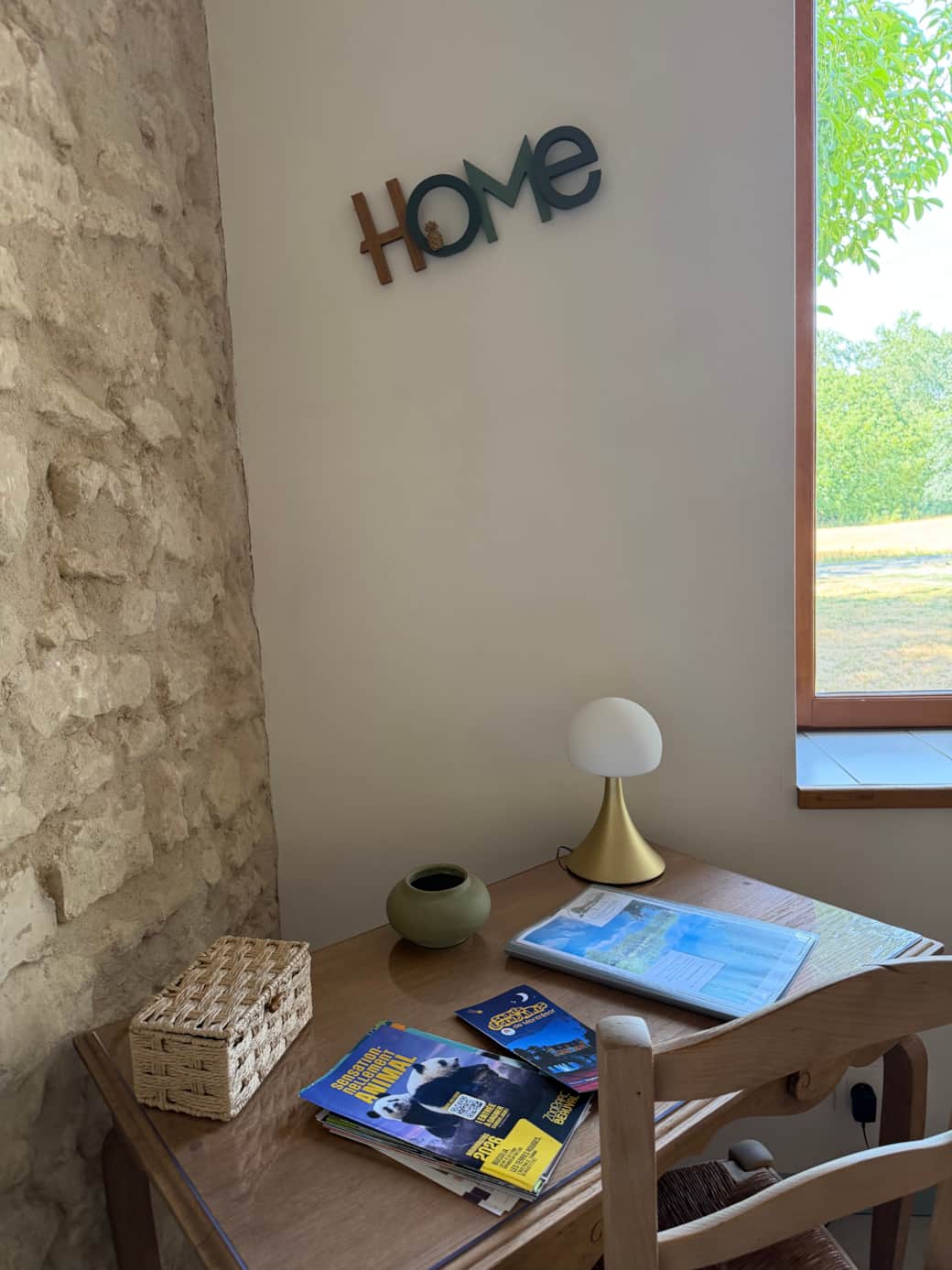 Bureau dans le séjour
