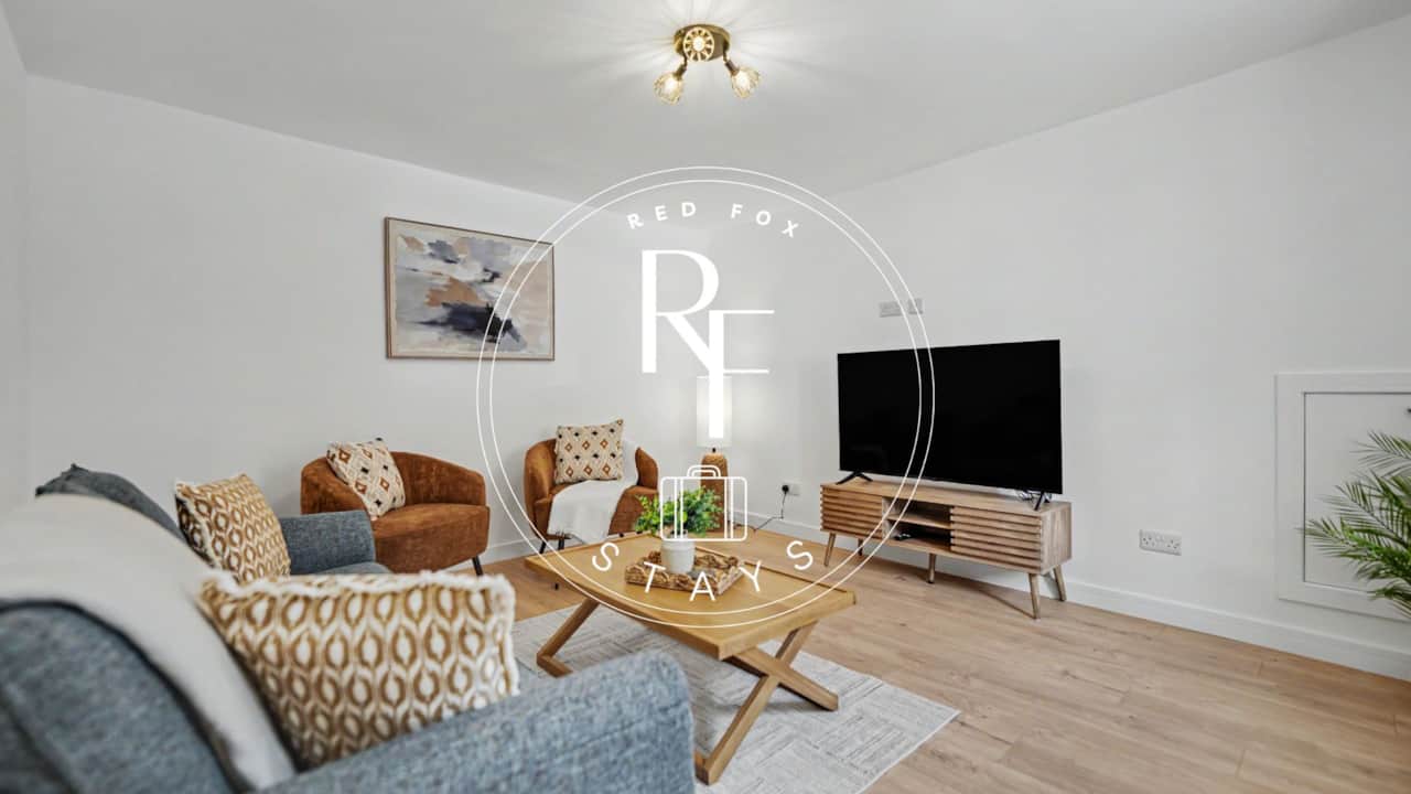 3 Spacious Lounge