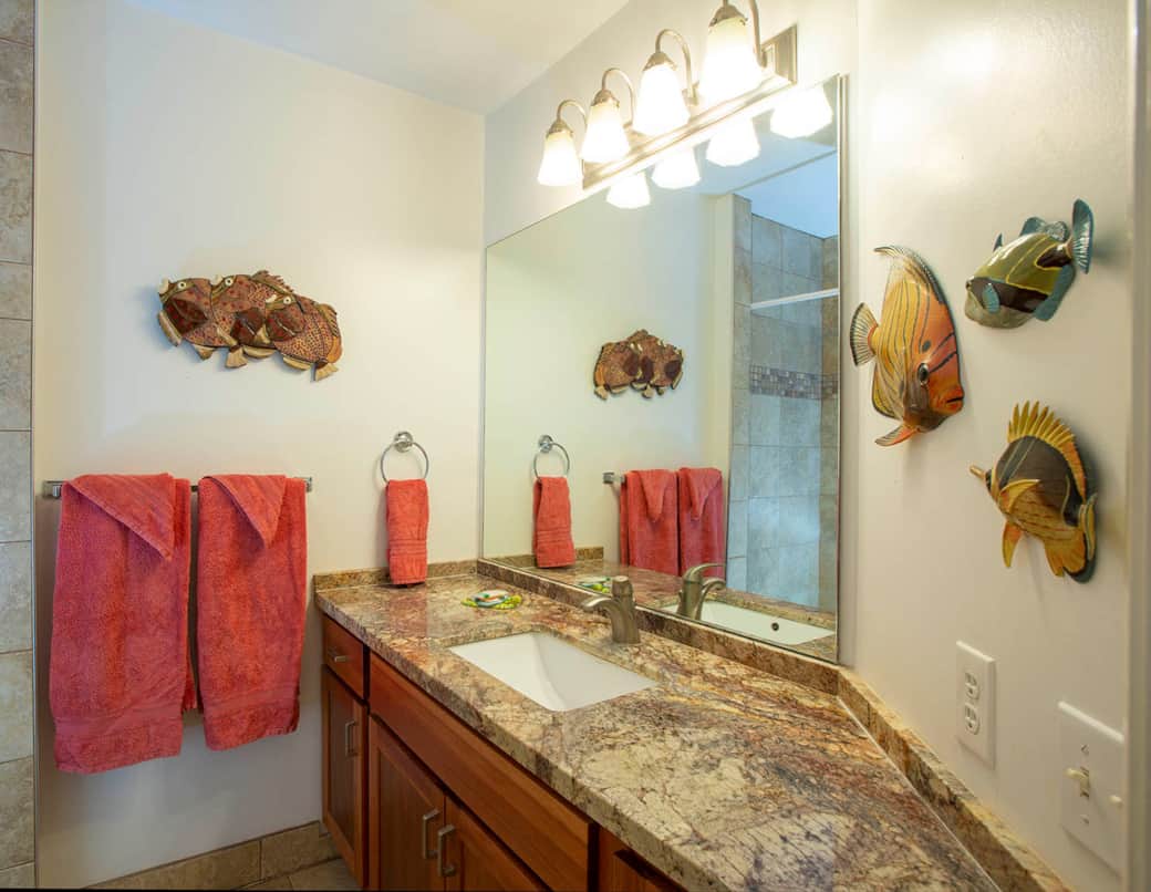 Guest Bath at Maui Kamaole G105 Vacation Rental