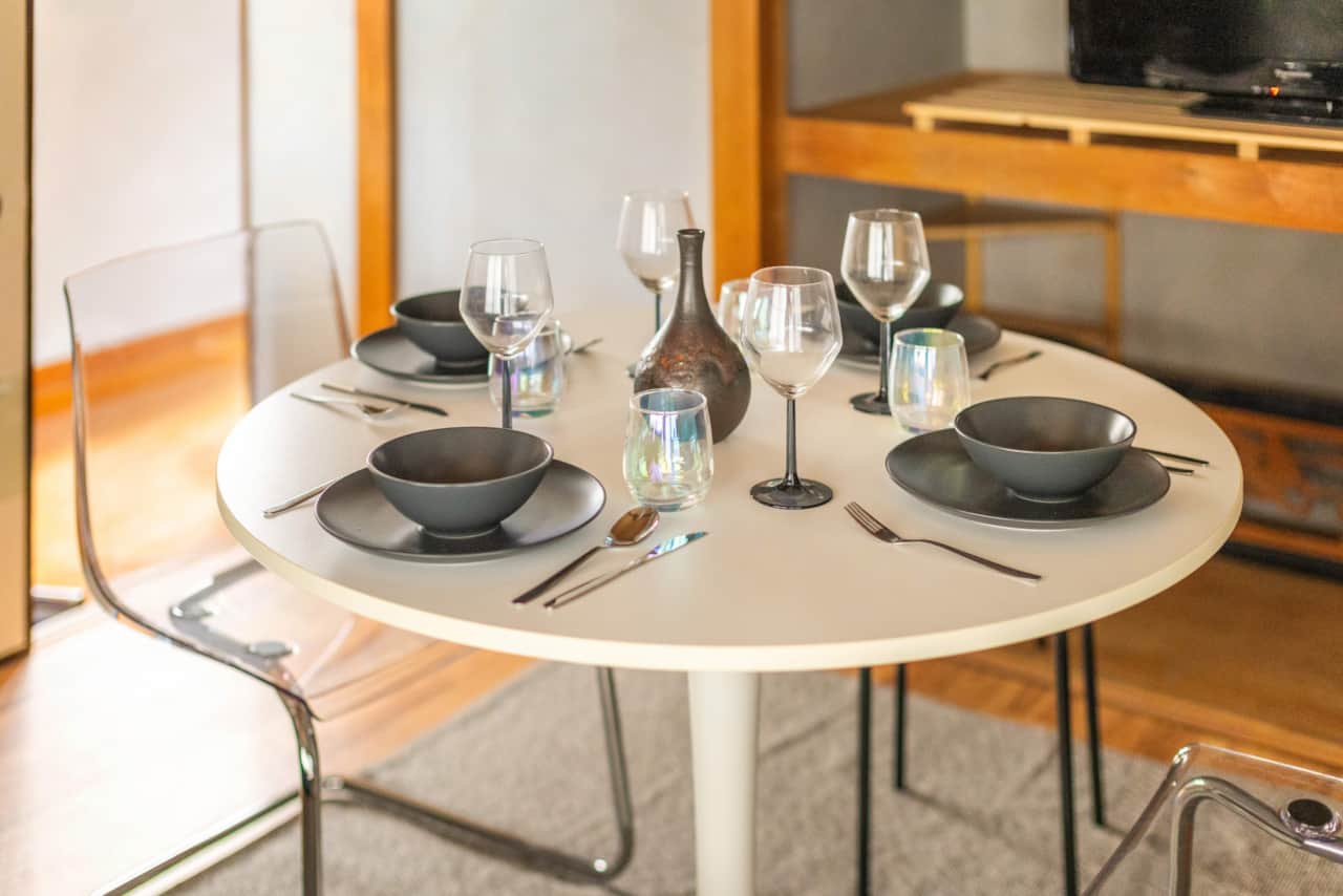 Tokyo modern holiday home dining area