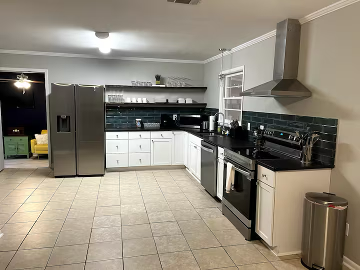 Full Kitchen