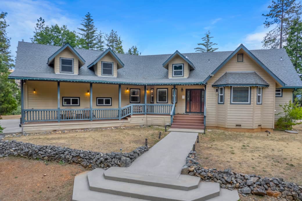 Large Family Vacation home in Mariposa
