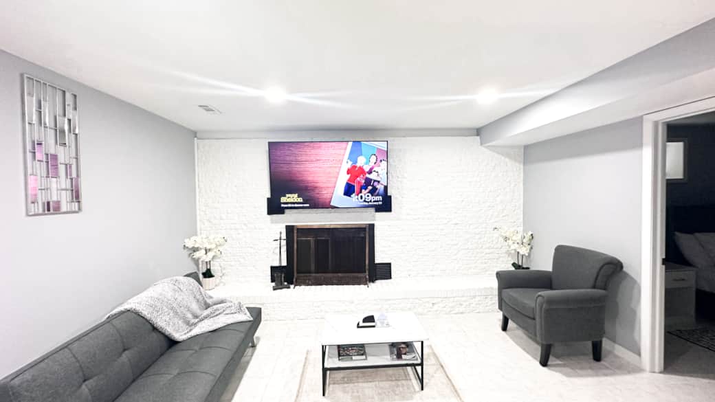 Guest center living room