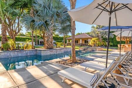 Photoworthy views give this estate its name