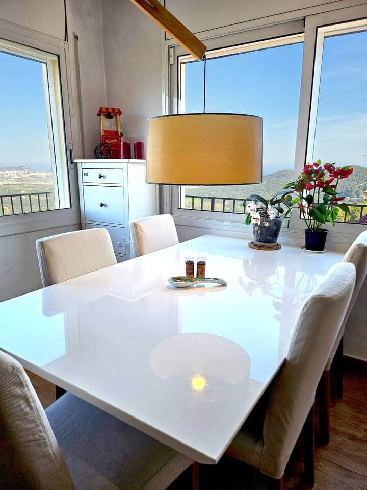 Living room table with a view for up to 6 people.