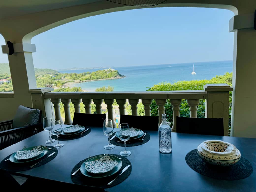 Sxm lunch seaview