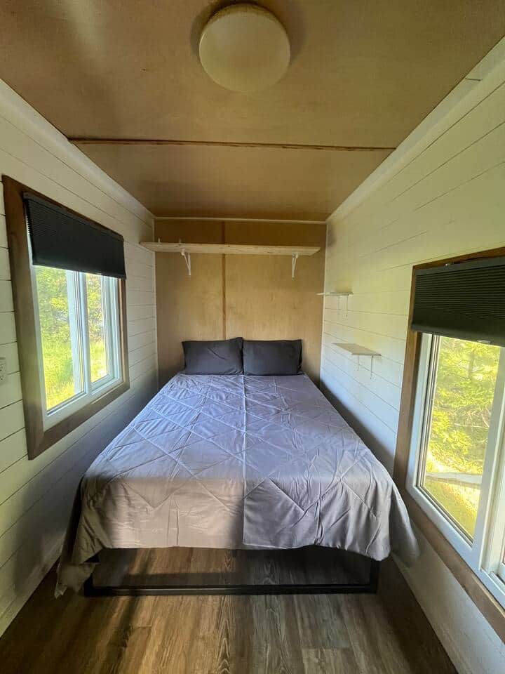 queen bed