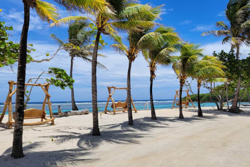 A private sandy beach is just 5 minutes down the  path, perfect for snorkeling, swimming, splashing and sunbathing! 