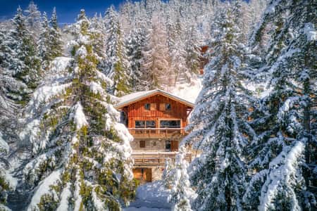 ski trip in a chalet France