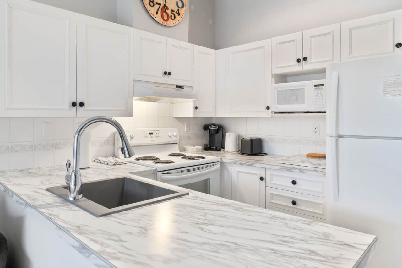 Unit 104A Full Kitchen