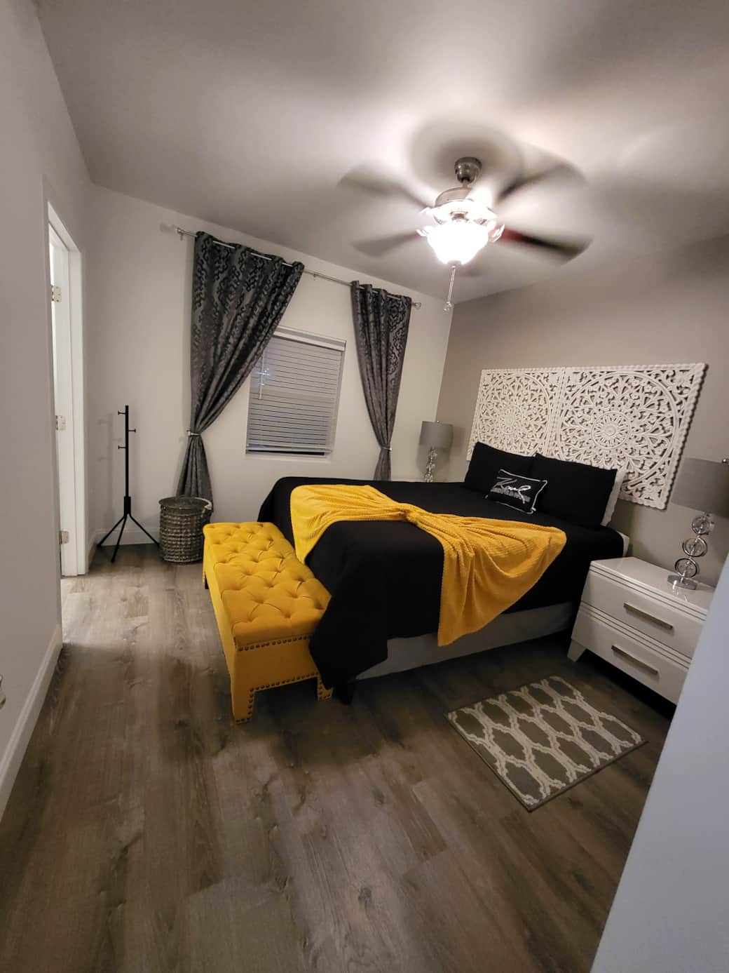 Comfortable bed, elegant nightstand, decorative lamp & stylish accent piece. Lakeland, FL Comfortable bed, elegant nightstand, decorative lamp & stylish accent piece. Lakeland, FL