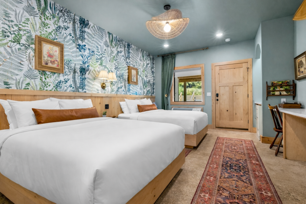2 Queen Beds 2 Queen Beds