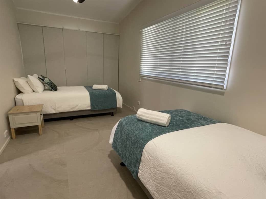 Sully's Beach House -Bedroom 3 with 2 King Single Beds Sully's Beach House -Bedroom 3 with 2 King Single Beds