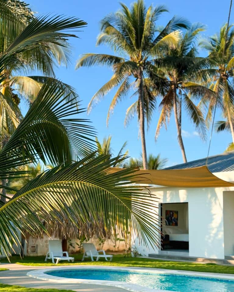 Wake up and access to the pool from the master bedroom.