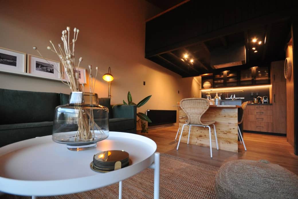 La sala de The Passenger corresponde al un espacio especialmente pensado para que puedas disfrutar de la comodidad. La sala, se comparte con el cocina y el comedor. Todo finamente seleccionado. 
