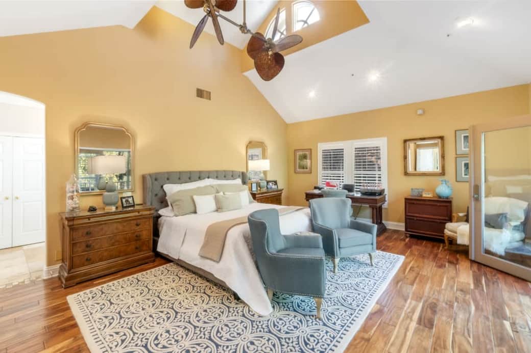 1st Master bedroom with king 2nd Floor