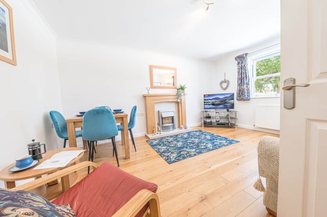 Riverside View Lounge Diner