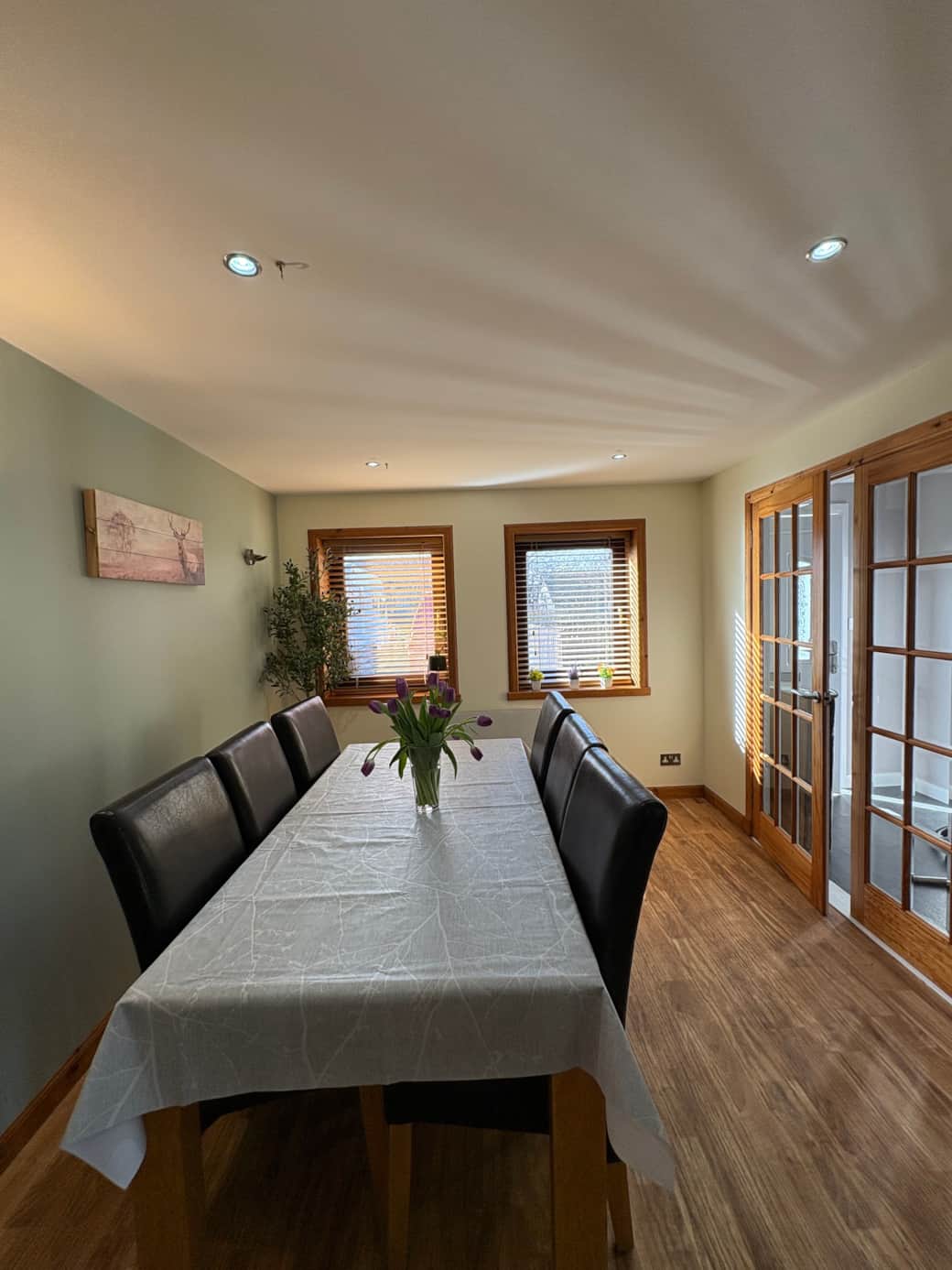 Dining Area Dining Area