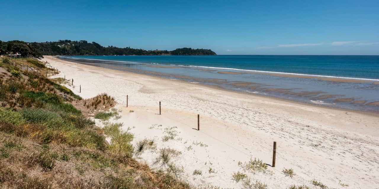 Onetangi Beach 