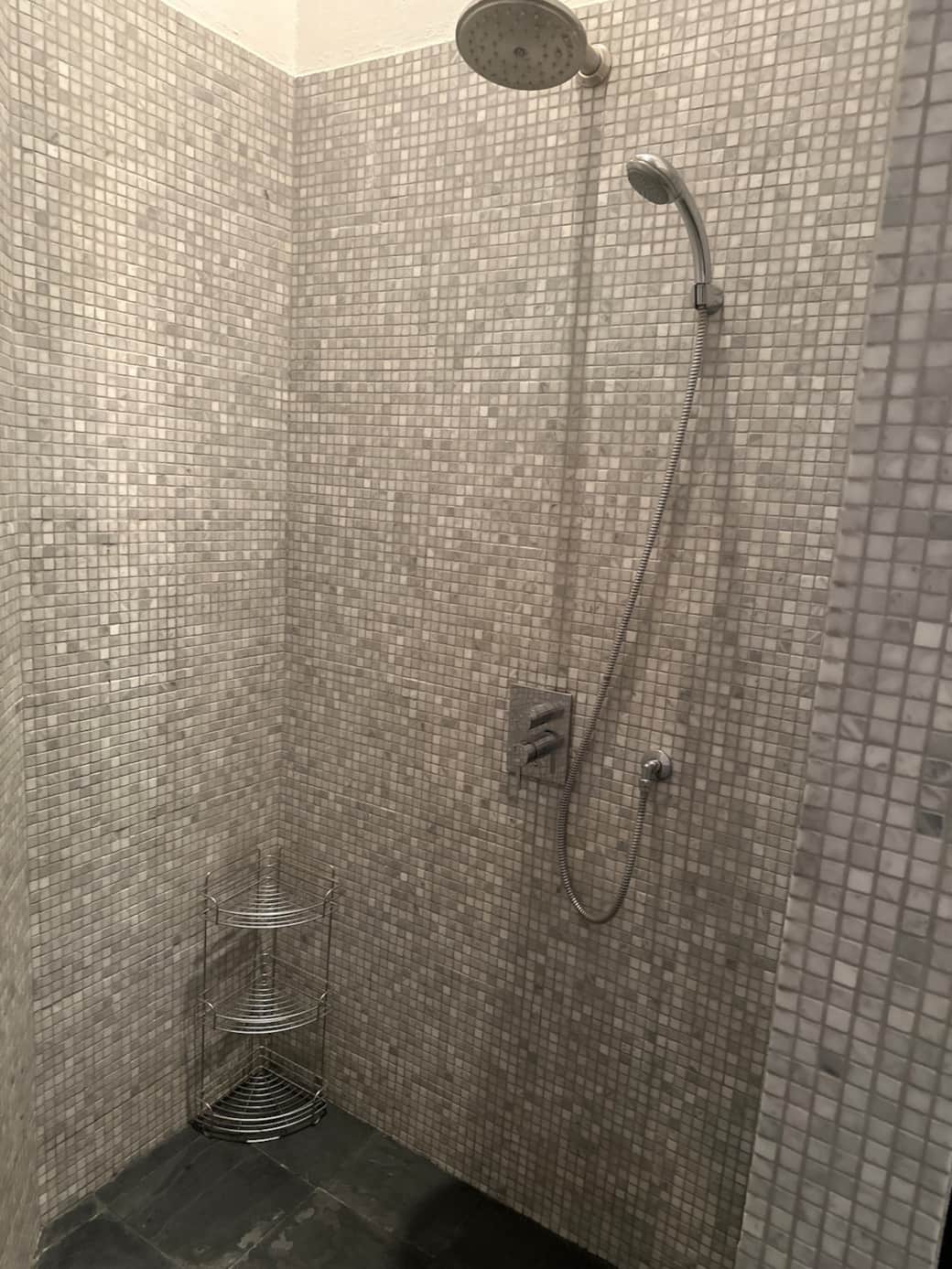 Shower in Bathroom to Bedroom 1