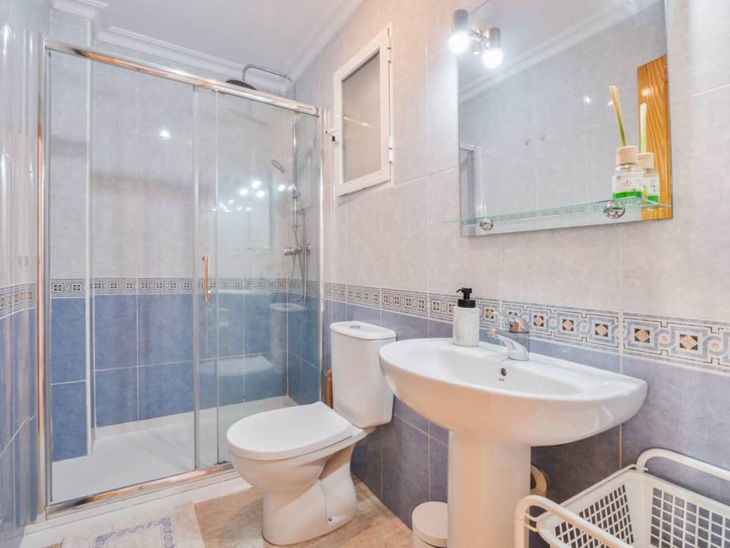 Bathroom ground floor