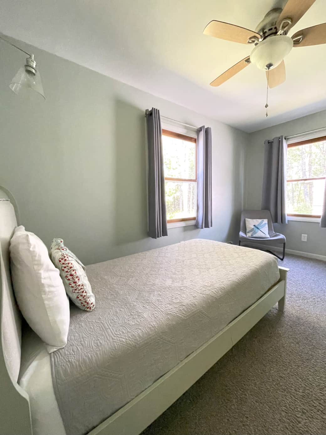 Twin bedroom
