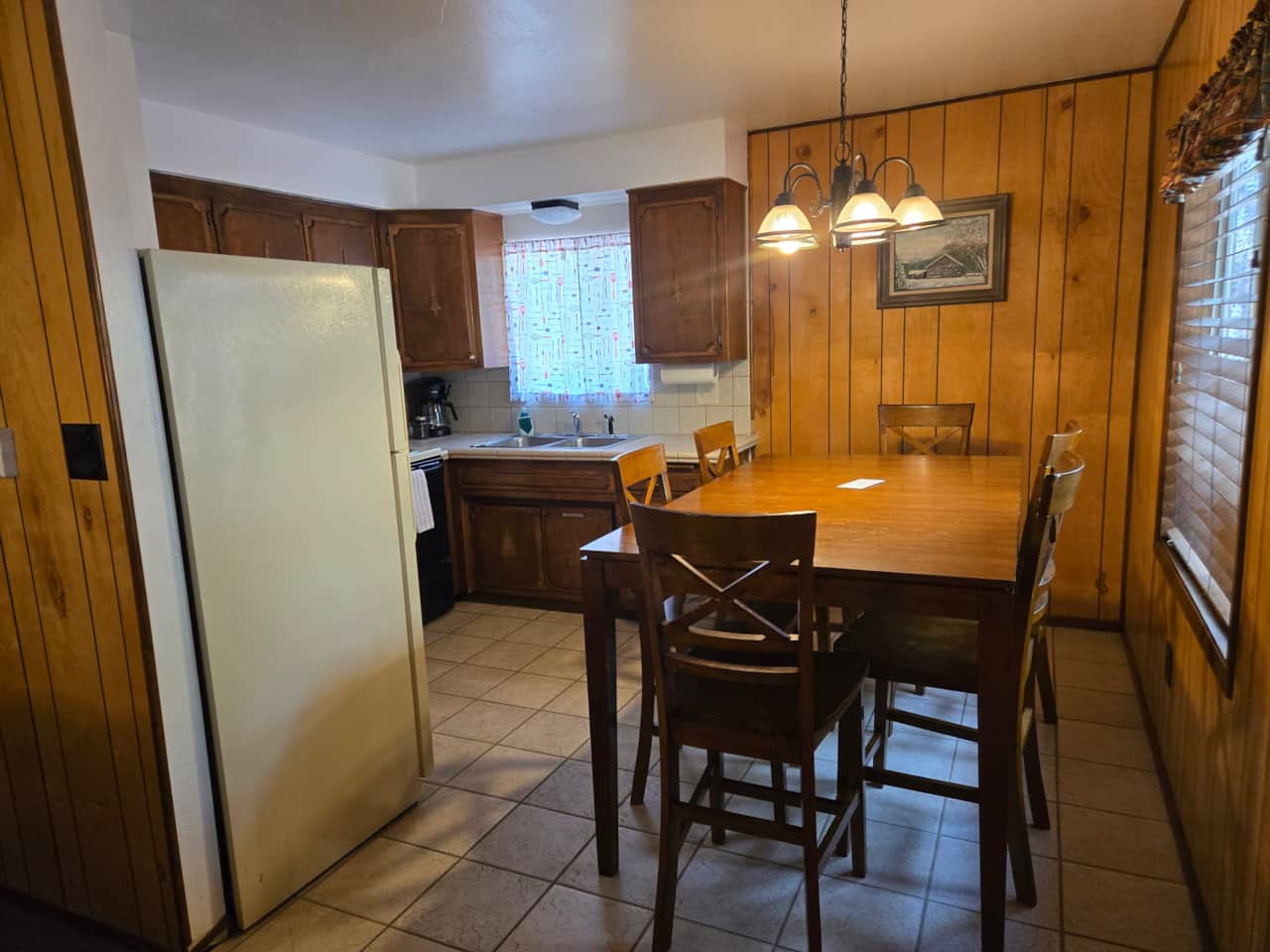 Kitchen Dining Area
