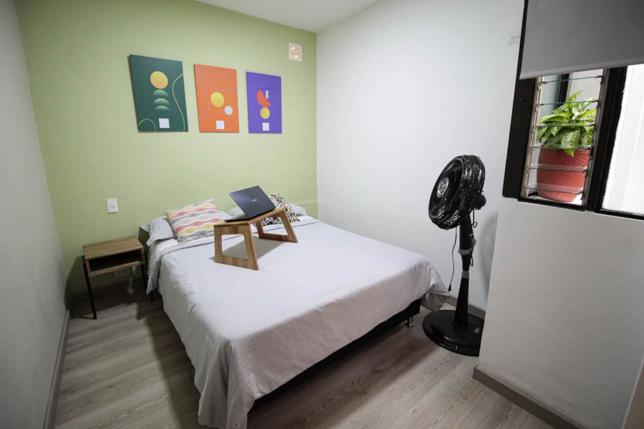 Alojamiento en económico apartamento  en zona hotelera del Poblado