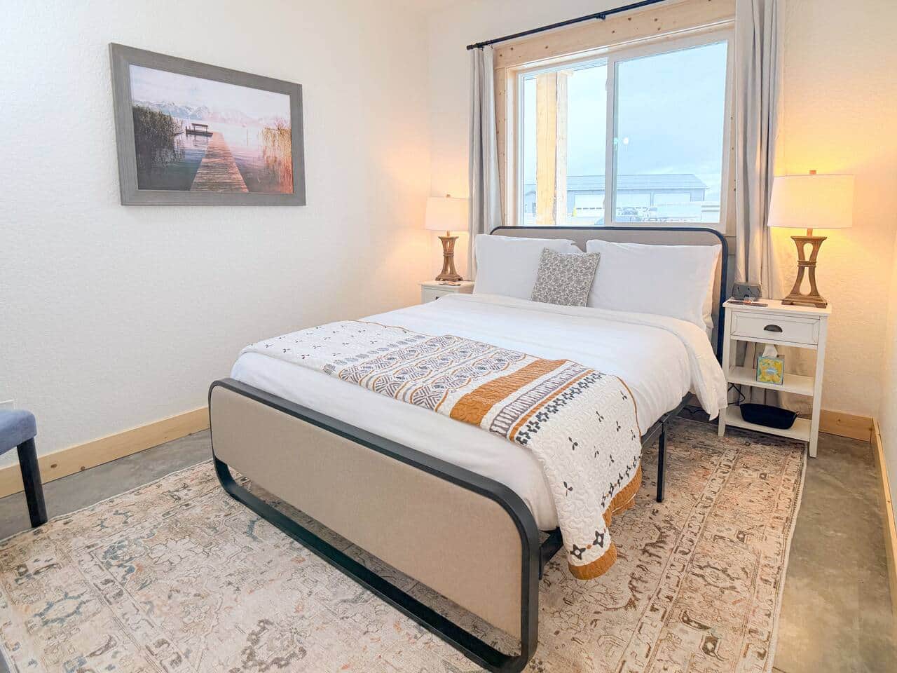 Piñon Home shared bathroom