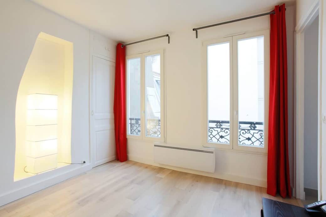Bedroom with 2 big windows