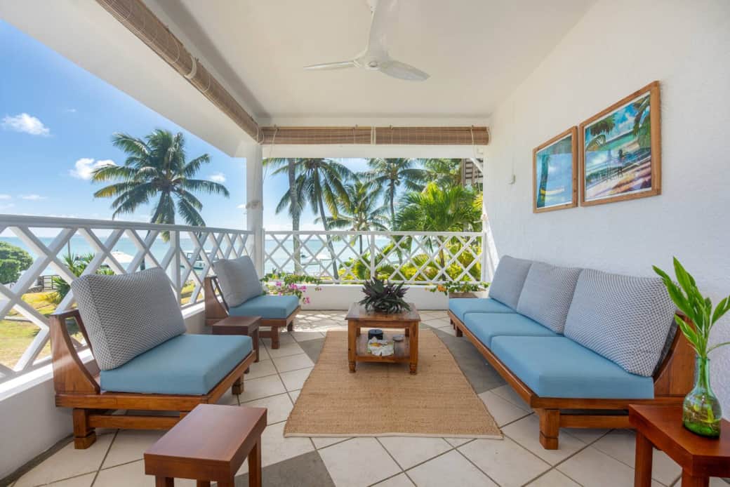 Terrace overlooking the garden and beach