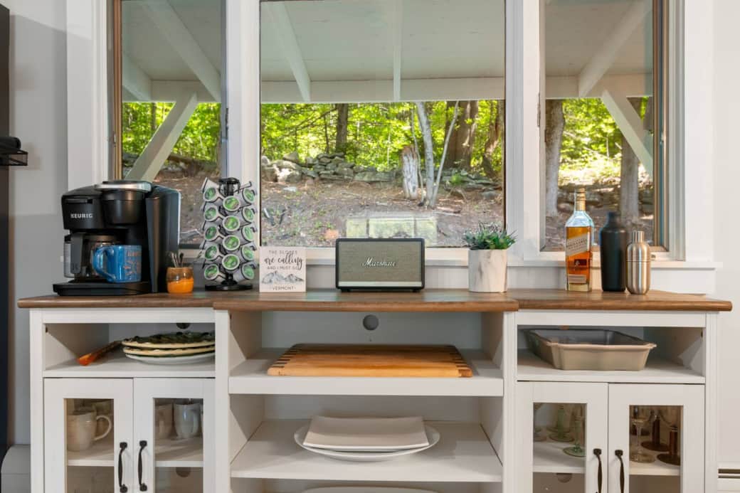 Unit 1 Fully stocked coffee bar, with serving platters and barware Unit 1 Fully stocked coffee bar, with serving platters and barware