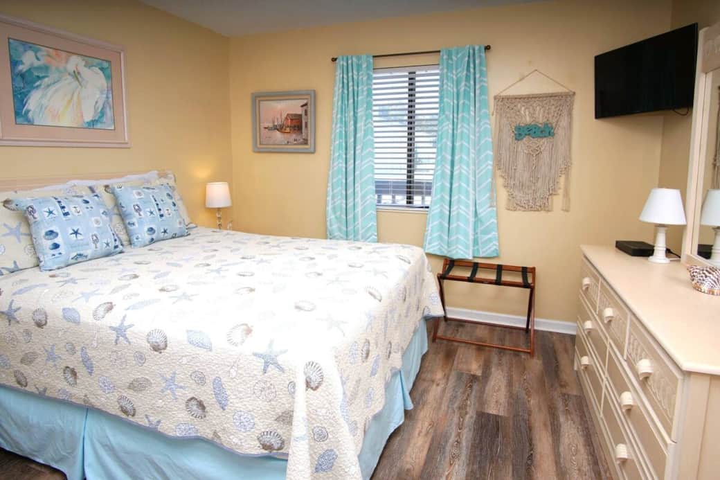 Queen Bedroom