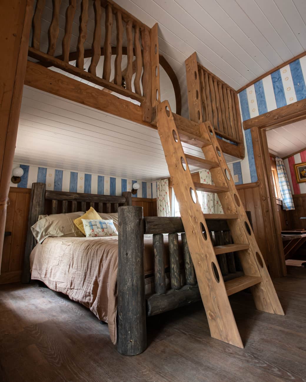 Winnie's Queen Bed