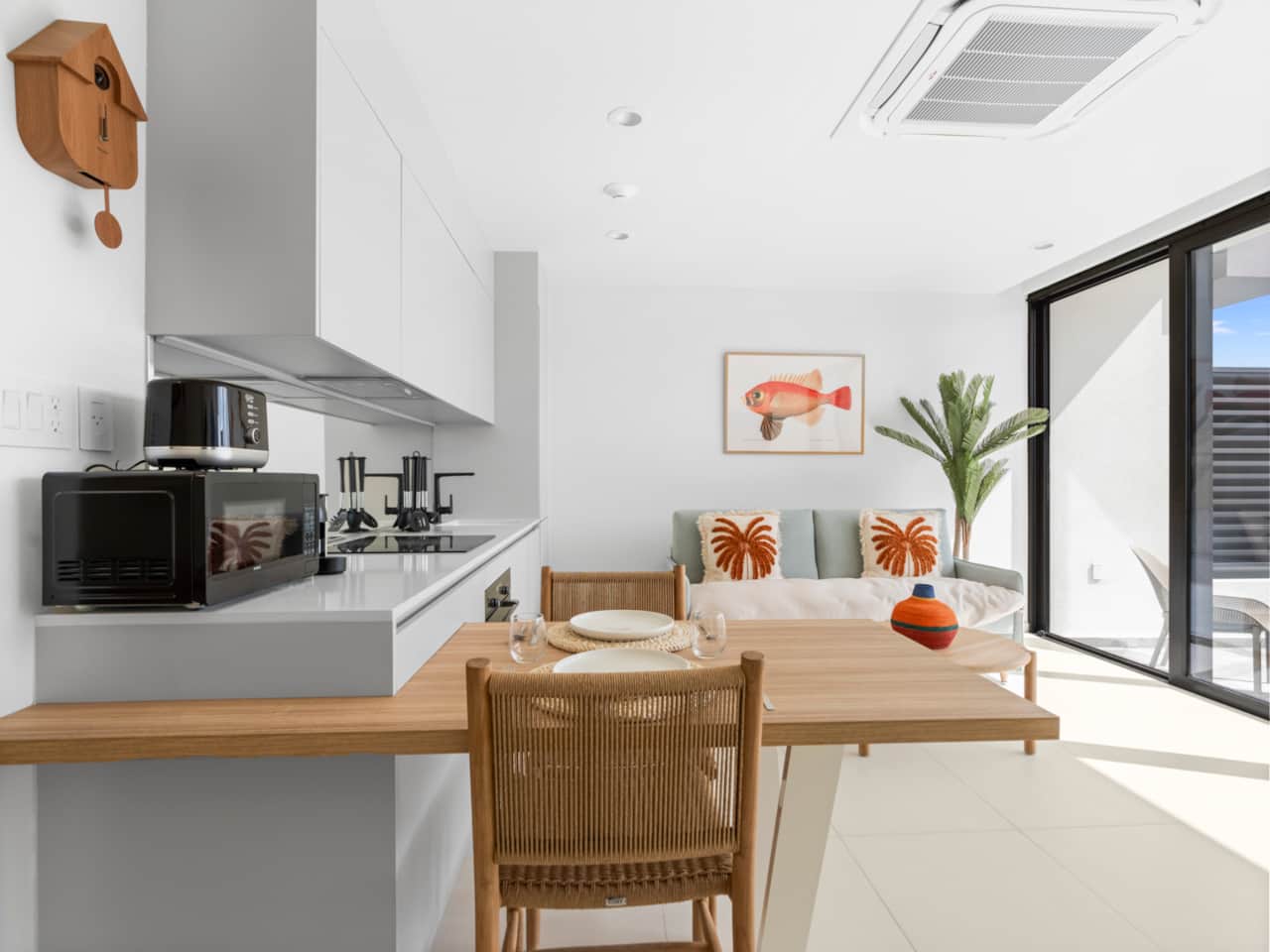 Kitchen+Living Room
