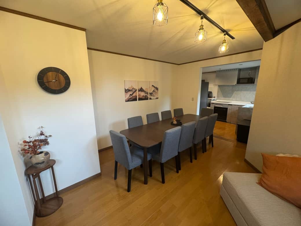 Lounge Dining