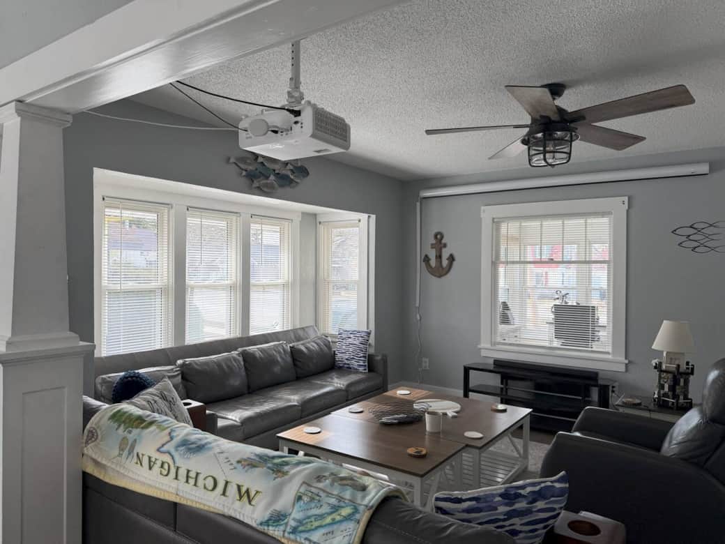 Theater/Living Room Theater/Living Room