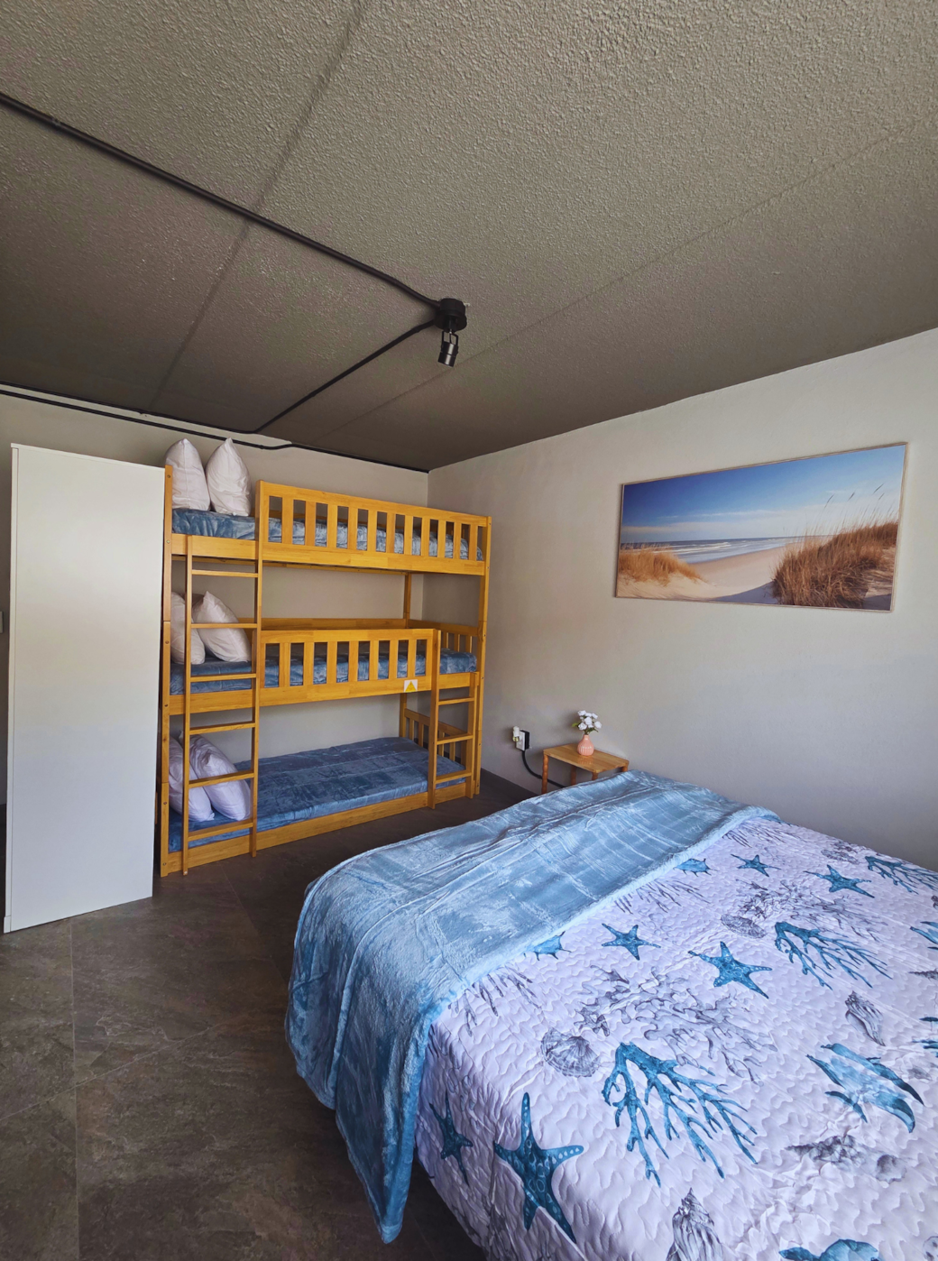 Bunk bed for 3 guests with soft premium linens and pillows. Treasure Island, FL Bunk bed for 3 guests with soft premium linens and pillows. Treasure Island, FL