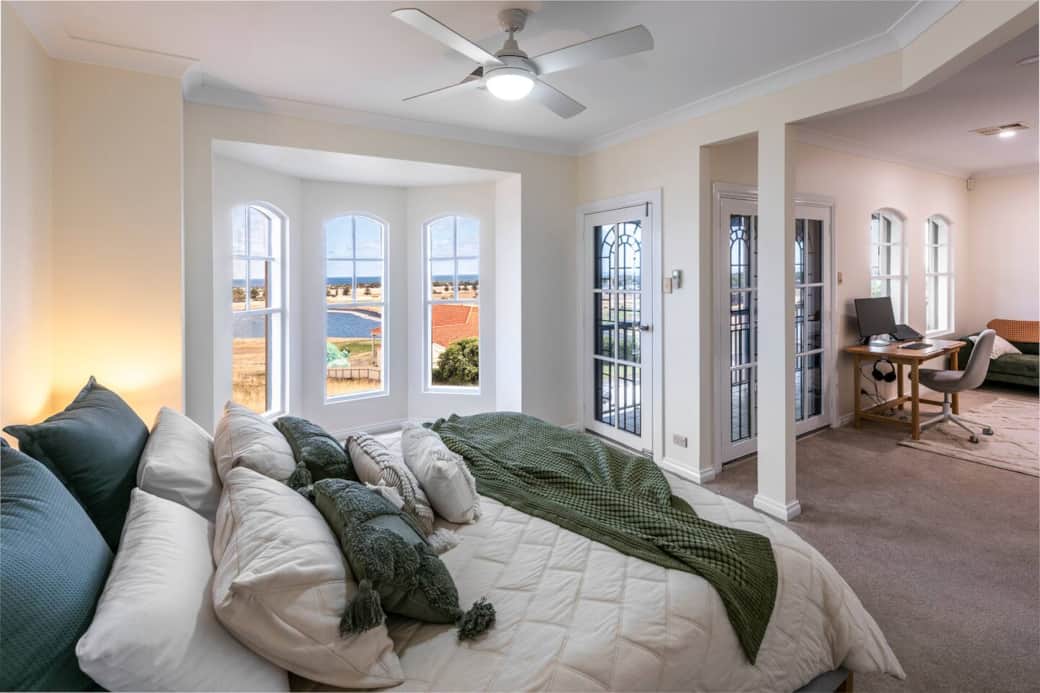 Master Bedroom 
koala King bed with soul mate mattress
Reverse cycle heating & cooling 
Electric blanket
Ceiling fan 
Ensuite with spa
1500 thread count sheets
Pillow menu
Adjacent parents retreat 
Dedicated workspace