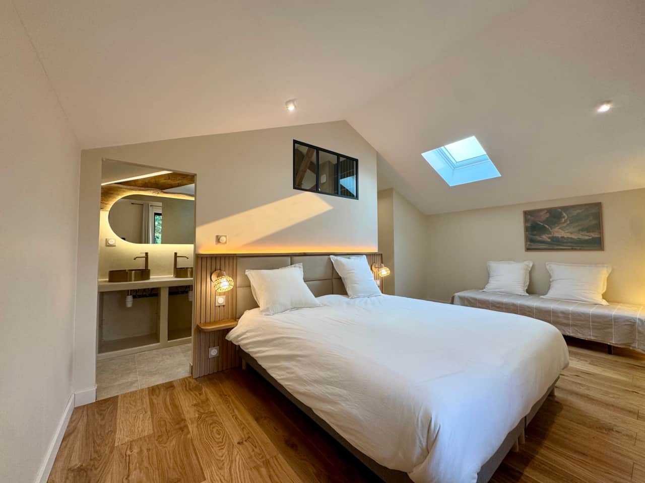 Suite parentale avec sa salle d’eau ouverte 