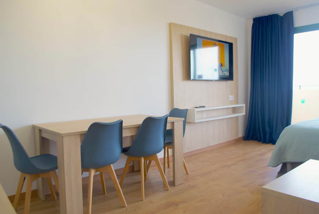 Dining area, living room