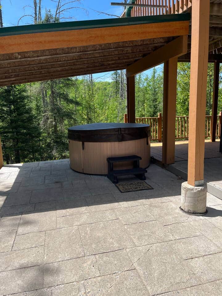 4-person hot tub under pergola 4-person hot tub under pergola