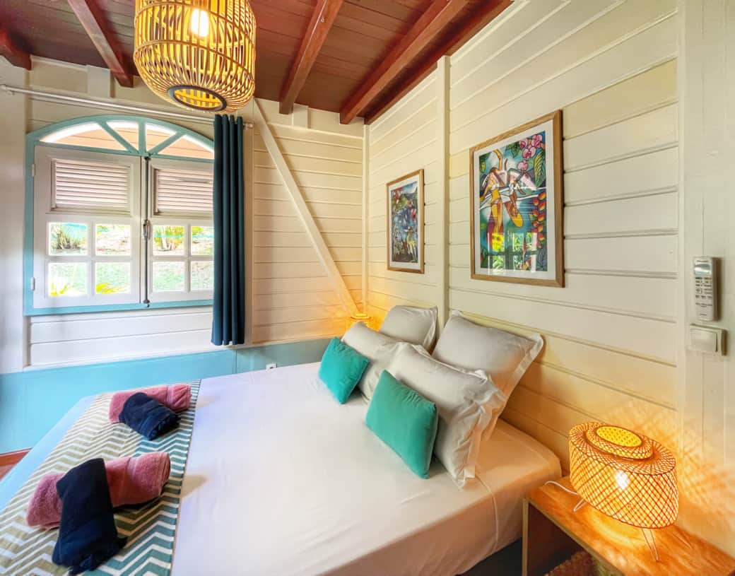 Bedroom 4 - Ground Floor - 1 queen-size double bed (160x200). Air conditioning, mosquito net.
